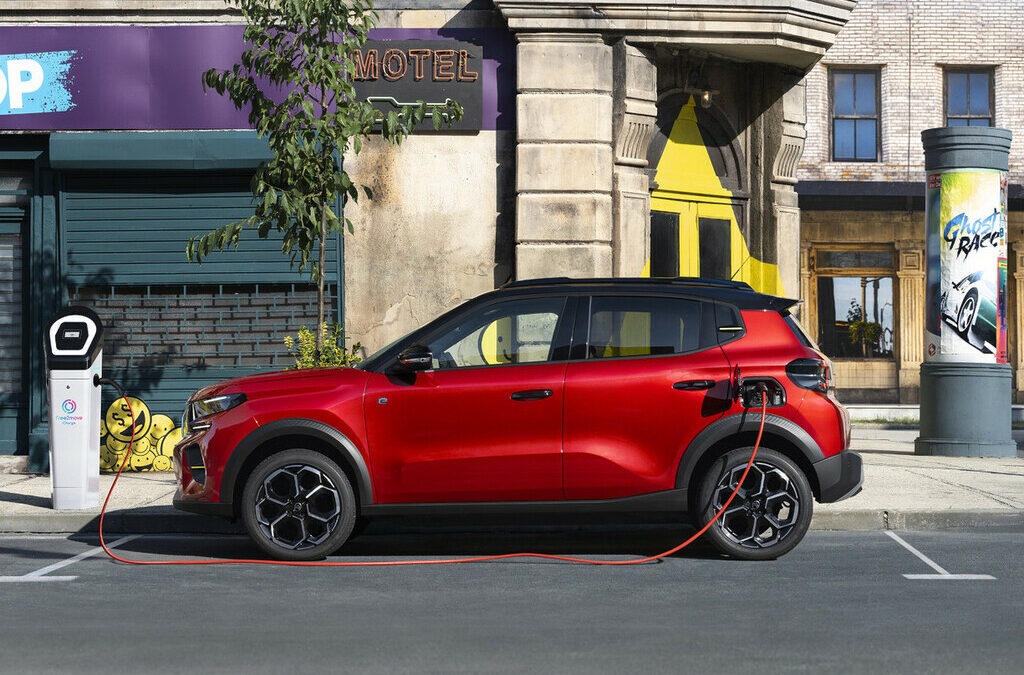 Los tres mejores coches eléctricos a la venta en España que mejor autonomía ofrecen por un precio razonable